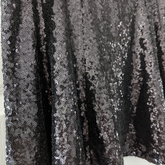 Super cute Guess skirt - Picture 4 of 7